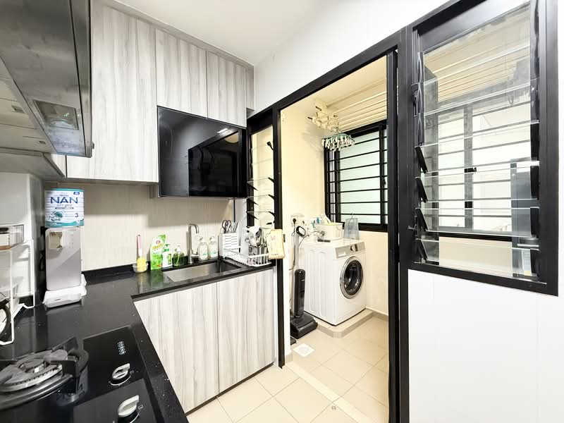 462A Blossom Spring @ Yishun, 462A Yishun Avenue 6, 2 Bedrooms, 732 sqft, HDB Flat For Sale, by Seb Loh, 500108497 - Kitchen - PropertyGuru.com.sg
