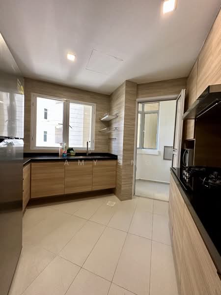 The Makena, 121 Meyer Road, 3 Bedrooms, 1,152 sqft, Condominium For Rent, by Amy Sng, 500108520 - Airy Kitchen & Yard - PropertyGuru.com.sg