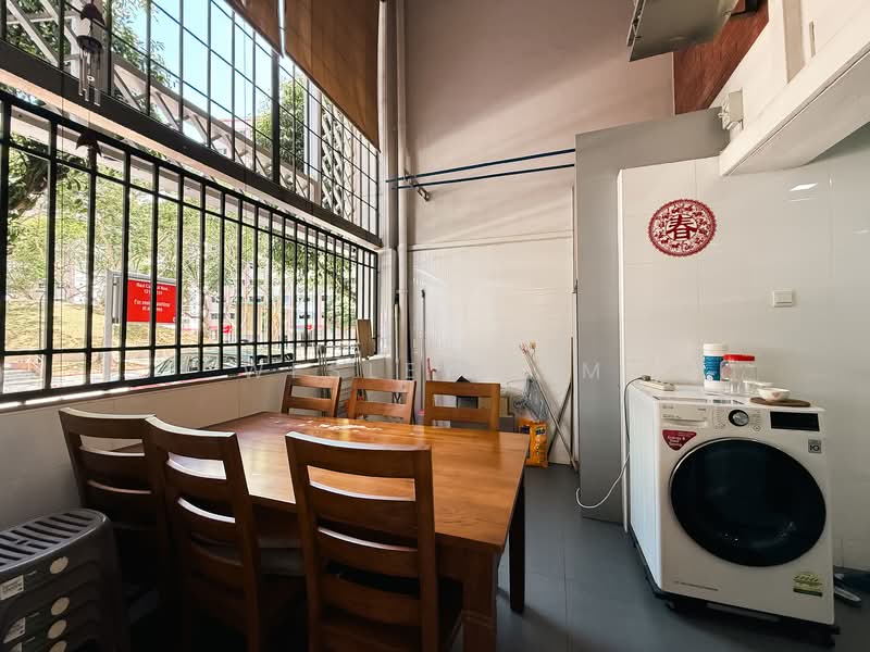 531 Pasir Ris Drive 1, 531 Pasir Ris Drive 1, 4 Bedrooms, 1,582 sqft, HDB Flat For Sale, by Wesley Lim, 500108526 - Dining Room / Yard - PropertyGuru.com.sg