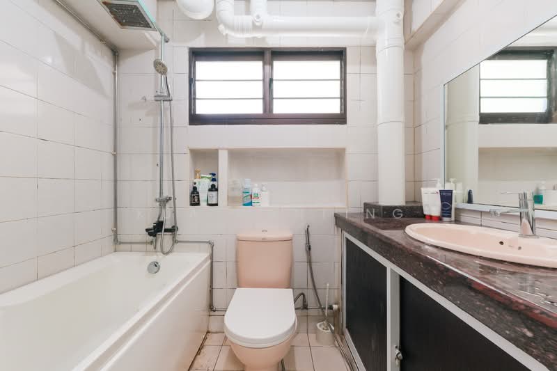 757 Woodlands Avenue 4, 757 Woodlands Avenue 4, 3 Bedrooms, 1,109 sqft, HDB Flat For Sale, by Kua WanTing, 500108539 - Master Bathroom - PropertyGuru.com.sg