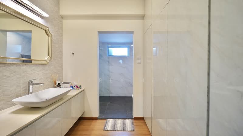 Tai Hwan Garden, Tai Hwan Heights, 5 Bedrooms, 3,600 sqft, Terraced House For Sale, by Jeffrey Heng, 500108550 - Bathroom - PropertyGuru.com.sg