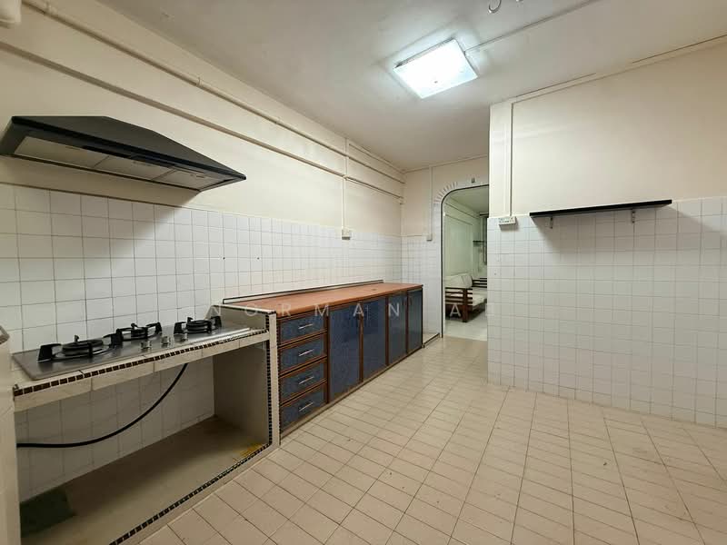 678 Hougang Avenue 8, 678 Hougang Avenue 8, 2 Bedrooms, 689 sqft, HDB Flat For Rent, by Norman AB, 500108552 - Kitchen - PropertyGuru.com.sg