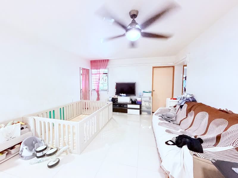 275D Jurong West Street 25, 275D Jurong West Street 25, 4 Bedrooms, 1,195 sqft, HDB Flat For Sale, by James Yeo, 500108559 - Living Room - PropertyGuru.com.sg