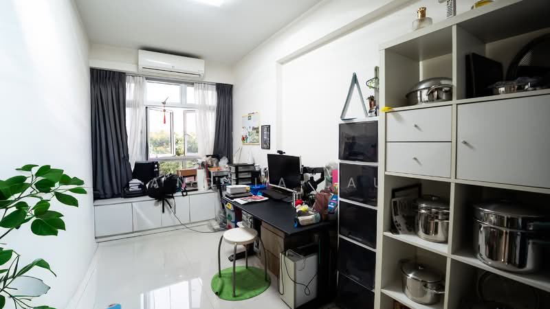 810A Choa Chu Kang Avenue 7, 810A Choa Chu Kang Avenue 7, 3 Bedrooms, 1,216 sqft, HDB Flat For Sale, by Angela Lau, 500108560 - Study - PropertyGuru.com.sg