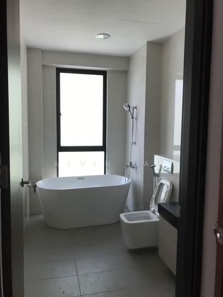 3 Storey semi d with lift and pool for rent, LORONG MARZUKI, 5 Bedrooms, 5,069 sqft, Semi-Detached House For Rent, by Alvin Tan, 500108561 - Bathroom - PropertyGuru.com.sg