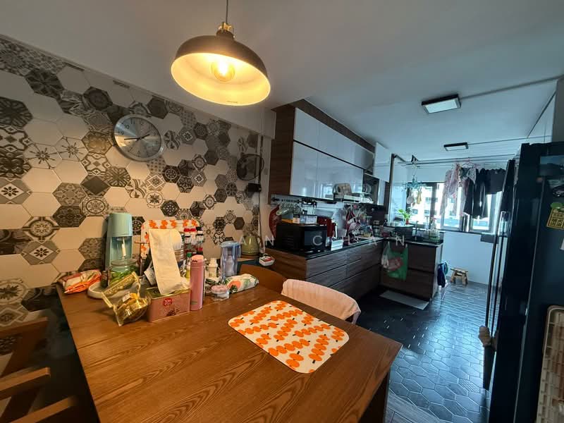 349 Clementi Avenue 2, 349 Clementi Avenue 2, Room Rental, 110 sqft, HDB Flat For Rent, by VIVIAN Chan, 500108569 - Kitchen - PropertyGuru.com.sg