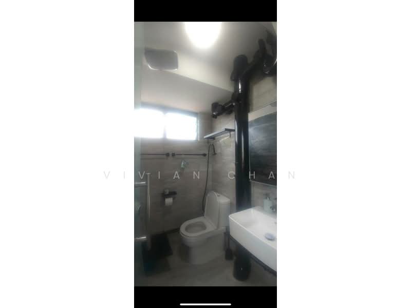 349 Clementi Avenue 2, 349 Clementi Avenue 2, Room Rental, 110 sqft, HDB Flat For Rent, by VIVIAN Chan, 500108569 - Bathroom - PropertyGuru.com.sg