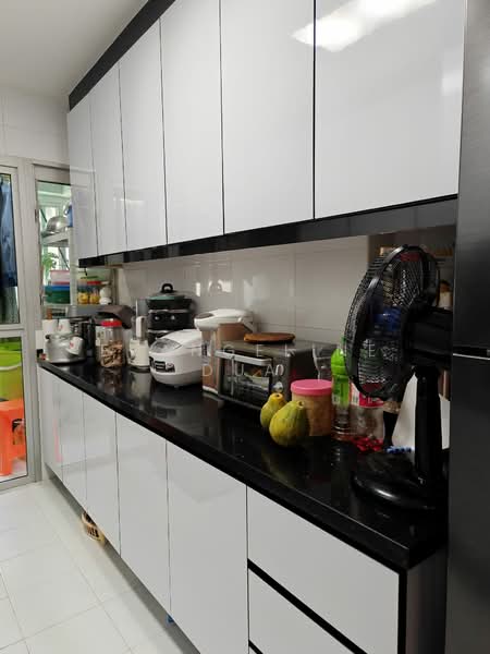 415C Fernvale Link, 415C Fernvale Link, 3 Bedrooms, 1,001 sqft, HDB Flat For Sale, by Evangeline Dua, 500108579 - Kitchen - PropertyGuru.com.sg