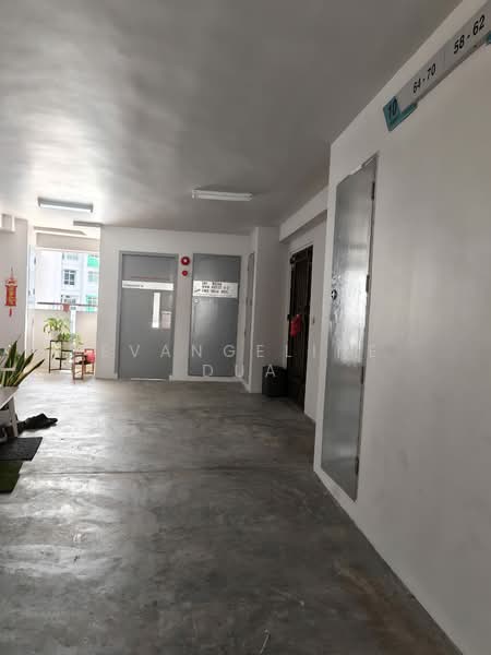 415C Fernvale Link, 415C Fernvale Link, 3 Bedrooms, 1,001 sqft, HDB Flat For Sale, by Evangeline Dua, 500108579 - Corridor - PropertyGuru.com.sg