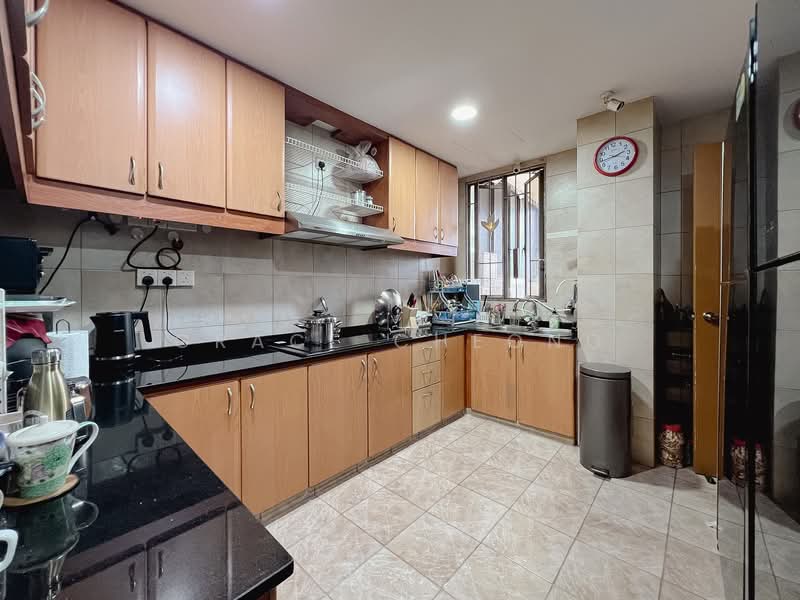 Chuan Villas, Chuan Close, 5 Bedrooms, 2,900 sqft, Terraced House For Sale, by Grace Cheong, 500108581 - Kitchen - PropertyGuru.com.sg