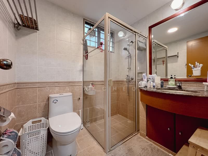 Chuan Villas, Chuan Close, 5 Bedrooms, 2,900 sqft, Terraced House For Sale, by Grace Cheong, 500108581 - Bathroom 2 - PropertyGuru.com.sg