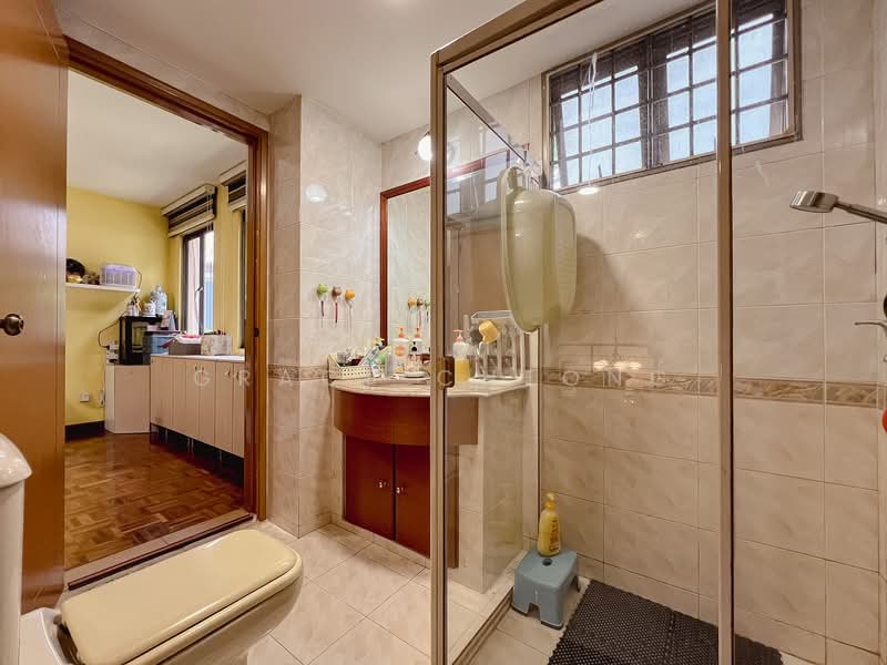 Chuan Villas, Chuan Close, 5 Bedrooms, 2,900 sqft, Terraced House For Sale, by Grace Cheong, 500108581 - Bathroom 3 - PropertyGuru.com.sg