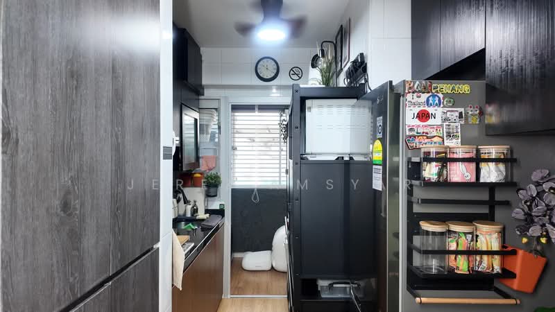 424A Yishun Avenue 11, 424A Yishun Avenue 11, 2 Bedrooms, 721 sqft, HDB Flat For Sale, by Jerez Amsyar, 500108585 - Kitchen - PropertyGuru.com.sg