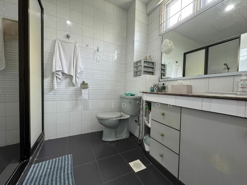 Sunset Way, Sunset Way, 5 Bedrooms, 3,500 sqft, Corner Terrace For Sale, by Alfred Goh, 500108602 - Bathroom - PropertyGuru.com.sg