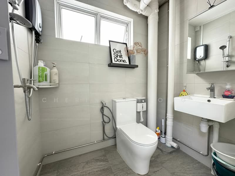 123 Bishan Street 12, 123 Bishan Street 12, 3 Bedrooms, 904 sqft, HDB Flat For Sale, by Cherine Cheong, 500108608 - Bathroom - PropertyGuru.com.sg