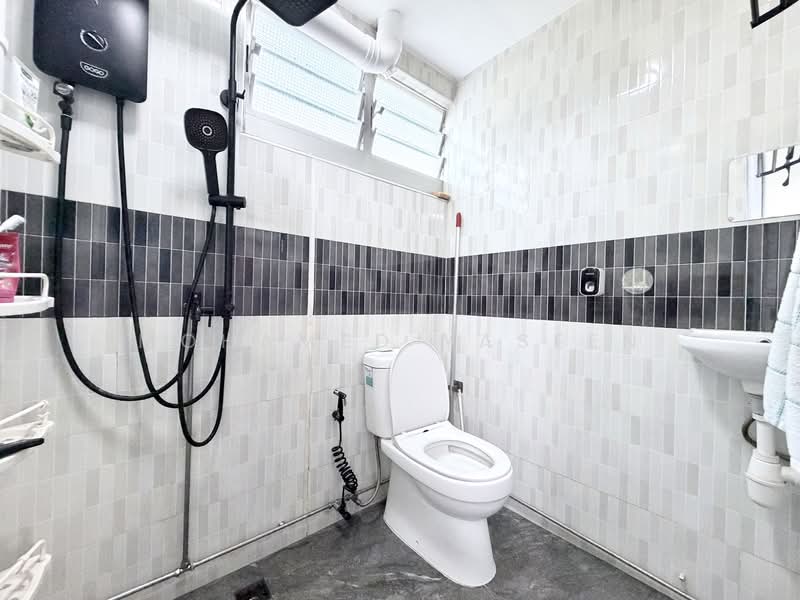 165 Bukit Batok West Avenue 8, 165 Bukit Batok West Avenue 8, 3 Bedrooms, 1,119 sqft, HDB Flat For Sale, by Mohamed Yaseen, 500108610 - PropertyGuru.com.sg