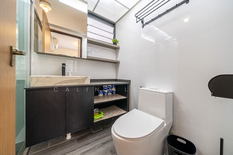 94 Dawson Road, 94 Dawson Road, 3 Bedrooms, 893 sqft, HDB Flat For Sale, by Caline Leong, 500108611 - Bathroom - PropertyGuru.com.sg