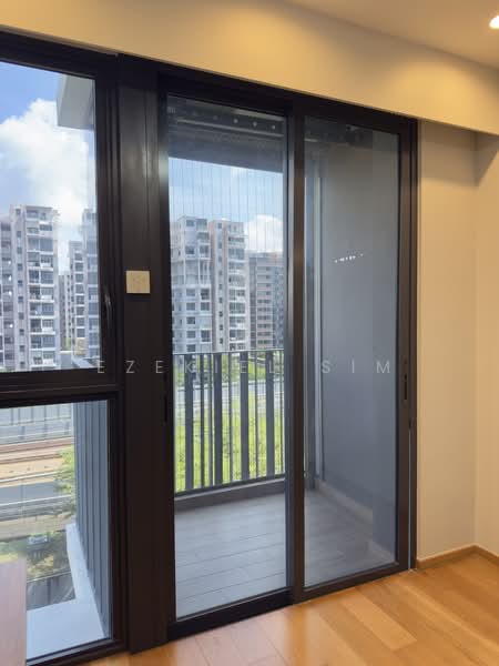 Grandeur Park Residences, 1 Bedok South Avenue 3, 3 Bedrooms, 893 sqft, Condominium For Rent, by Ezekiel Sim, 500108617 - Master Balcony - PropertyGuru.com.sg