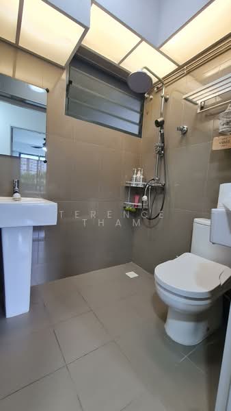 308C Punggol Walk, 308C Punggol Walk, 3 Bedrooms, 1,206 sqft, HDB Flat For Rent, by Terence Tham, 500108621 - Bathroom - PropertyGuru.com.sg