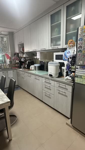 176 Bukit Batok West Avenue 8, 176 Bukit Batok West Avenue 8, 3 Bedrooms, 1,184 sqft, HDB Flat For Sale, by Doreen Heng, 500108636 - Kitchen - PropertyGuru.com.sg
