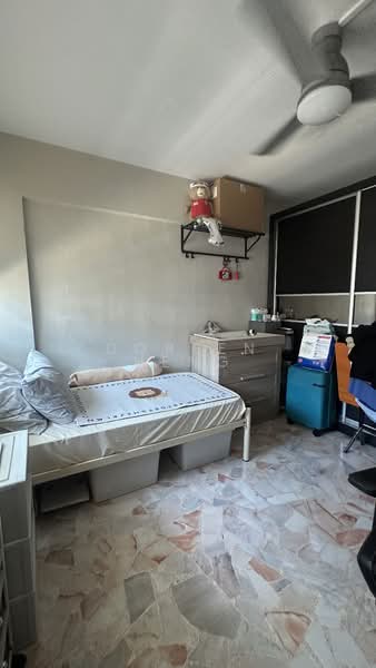 176 Bukit Batok West Avenue 8, 176 Bukit Batok West Avenue 8, 3 Bedrooms, 1,184 sqft, HDB Flat For Sale, by Doreen Heng, 500108636 - Bedroom - PropertyGuru.com.sg