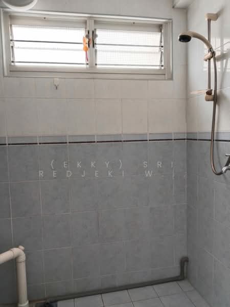 7 Marine Terrace, 7 Marine Terrace, 2 Bedrooms, 650 sqft, HDB Flat For Rent, by (Ekky) Sri Redjeki Widjaja, 500108638 - Bathroom - PropertyGuru.com.sg