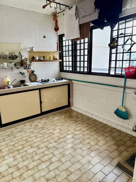 104 Jalan Rajah, 104 Jalan Rajah, 3 Bedrooms, 1,108 sqft, HDB Flat For Sale, by Gerald Tan, 500108654 - Kitchen - PropertyGuru.com.sg