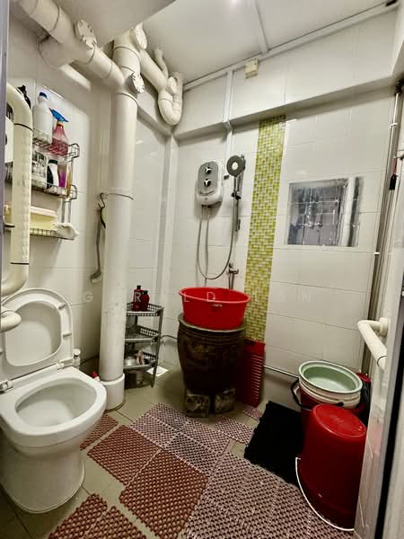 104 Jalan Rajah, 104 Jalan Rajah, 3 Bedrooms, 1,108 sqft, HDB Flat For Sale, by Gerald Tan, 500108654 - Common Bathroom - PropertyGuru.com.sg