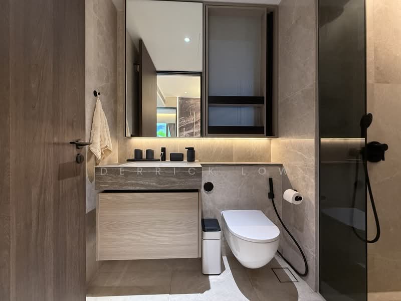 The Reef at King's Dock, 2 Harbourfront Avenue, 2 Bedrooms, 689 sqft, Condominium For Sale, by Derrick Low, 500108665 - Bathroom - PropertyGuru.com.sg