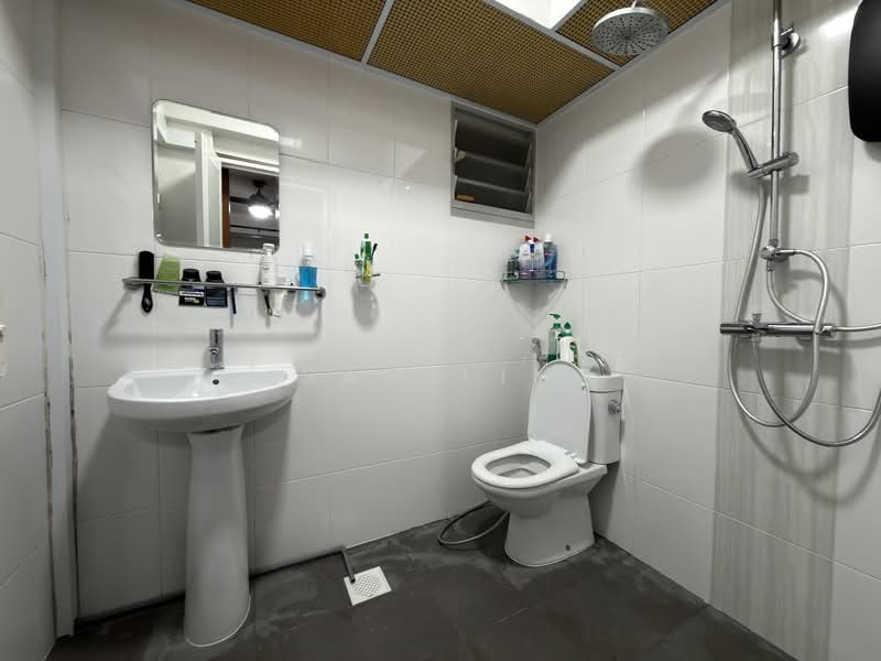 185B Marsiling Greenview, 185B Woodlands Street 13, 2 Bedrooms, 732 sqft, HDB Flat For Sale, by Sam Lim, 500108666 - Bathroom - PropertyGuru.com.sg