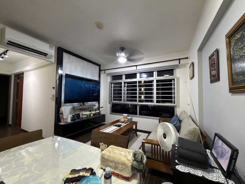 185B Marsiling Greenview, 185B Woodlands Street 13, 2 Bedrooms, 732 sqft, HDB Flat For Sale, by Sam Lim, 500108666 - Living Room - PropertyGuru.com.sg