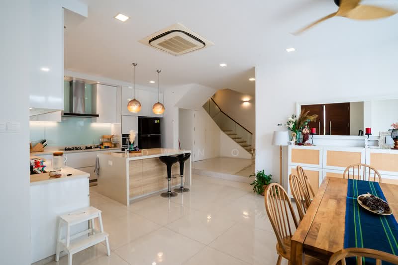 PRICED TO SELL ! RARE SEMI D KEMBANGAN MRT WIDE FRONTAGE FREEHOLD, JALAN KEMBANGAN / SELAMAT / SENYUM / LENGKONG TIGA, 4 Bedrooms, 3,500 sqft, Semi-Detached House For Sale, by Edwin Ow, 500108667 - Kitchen - PropertyGuru.com.sg