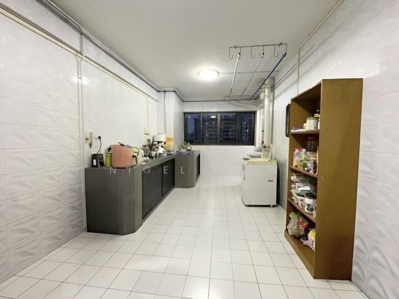 334 Clementi Avenue 2, 334 Clementi Avenue 2, 2 Bedrooms, 721 sqft, HDB Flat For Sale, by Nigel Seow, 500108673 - Kitchen - PropertyGuru.com.sg