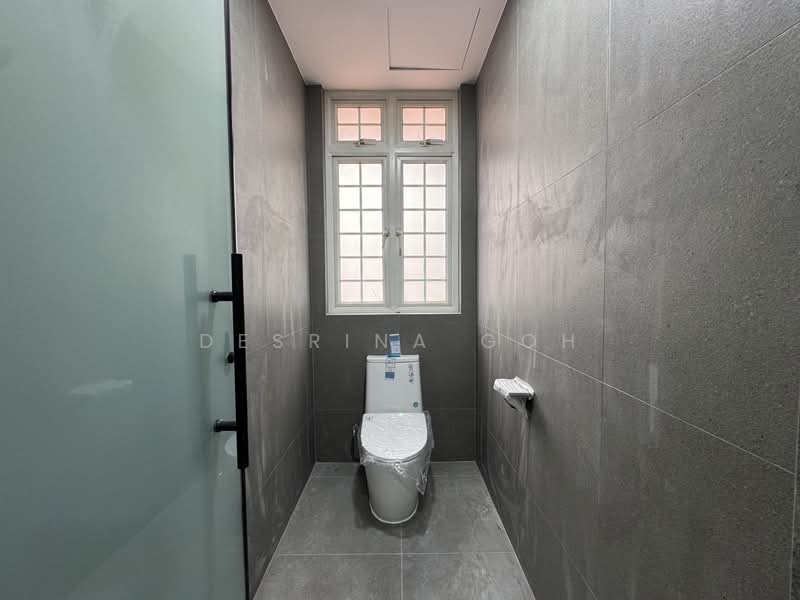 Wimborne Road Bungalow | 2-Storey + Basement | Mountbatten Estate, , 8 Bedrooms, 10,462 sqft, Bungalow House For Sale, by Desrina Goh, 500108678 - Bathroom - PropertyGuru.com.sg