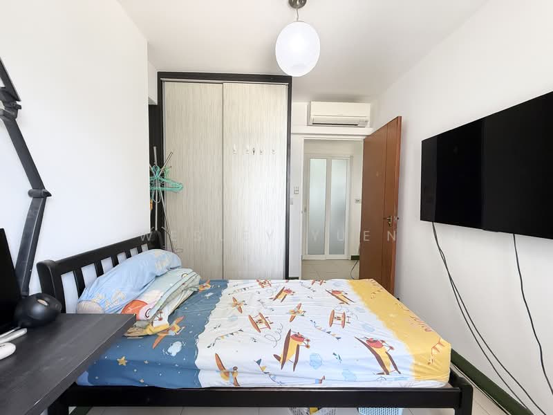 421 Clementi Avenue 1, 421 Clementi Avenue 1, 3 Bedrooms, 990 sqft, HDB Flat For Sale, by Wesley Yuen, 500108680 - Bedroom - PropertyGuru.com.sg
