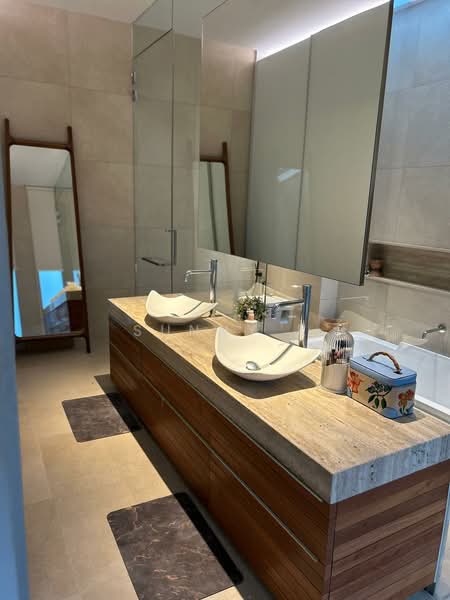 Toh estate, , 6 Bedrooms, 6,997 sqft, Cluster House For Sale, by Sunny R, 500108694 - Bathroom - PropertyGuru.com.sg