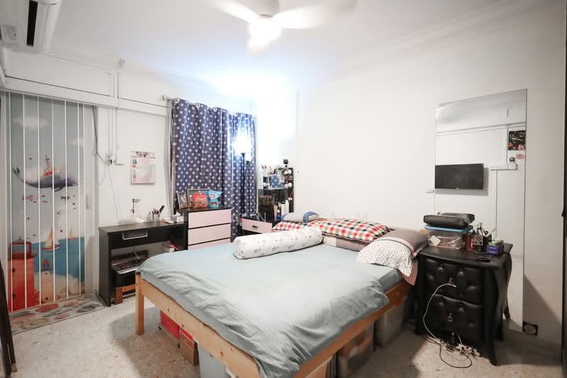 607 Ang Mo Kio Avenue 4, 607 Ang Mo Kio Avenue 4, 3 Bedrooms, 1,001 sqft, HDB Flat For Sale, by Ivan Lam, 500108710 - Bedroom - PropertyGuru.com.sg