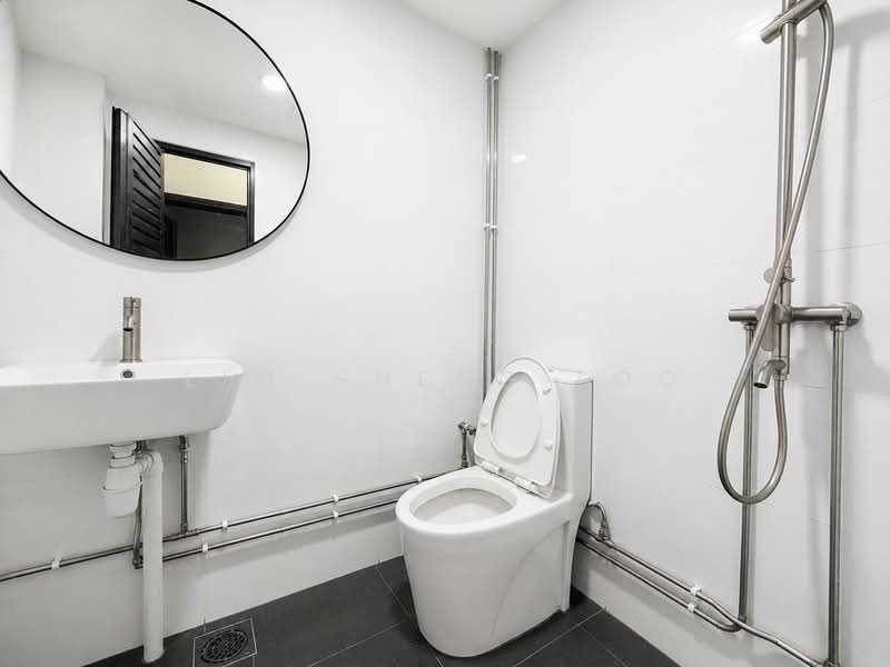 Pinetree Condo, 28 Balmoral park, 3 Bedrooms, 1,206 sqft, Condominium For Rent, by Lim Sheng Loo, 500108715 - Bathroom - PropertyGuru.com.sg
