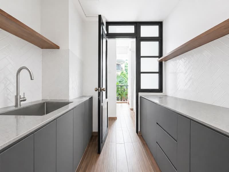Pinetree Condo, 28 Balmoral park, 3 Bedrooms, 1,206 sqft, Condominium For Rent, by Lim Sheng Loo, 500108715 - Kitchen - PropertyGuru.com.sg