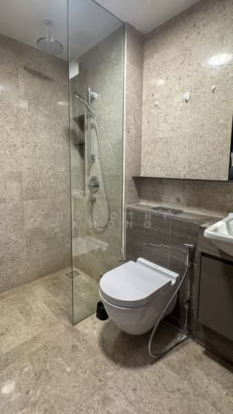 🔥 C.H.E.A.P 3BR IN PRIME D10, , 3 Bedrooms, 818 sqft, Apartment For Sale, by Dorothy Khong, 500108721 - Bathroom - PropertyGuru.com.sg