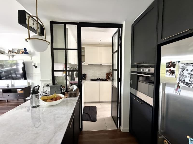 Lakeville, 11 Jurong Lake Link, 4 Bedrooms, 1,270 sqft, Condominium For Rent, by Kelvin Sin, 500108731 - Kitchen - PropertyGuru.com.sg