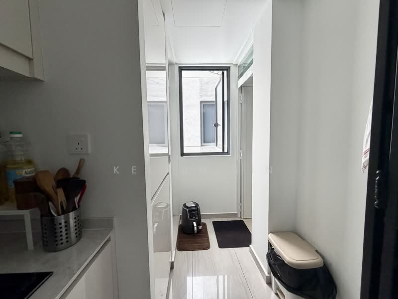 Lakeville, 11 Jurong Lake Link, 4 Bedrooms, 1,270 sqft, Condominium For Rent, by Kelvin Sin, 500108731 - Kitchen - PropertyGuru.com.sg