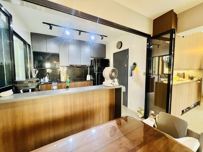 467B Bukit Batok West Avenue 9, 467B Bukit Batok West Avenue 9, 3 Bedrooms, 1,001 sqft, HDB Flat For Sale, by Kat Ng 黄秀芳, 500108754 - Kitchen - PropertyGuru.com.sg
