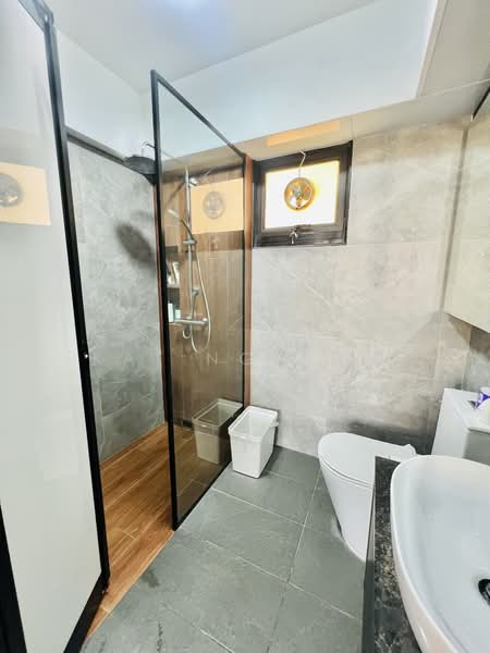 467B Bukit Batok West Avenue 9, 467B Bukit Batok West Avenue 9, 3 Bedrooms, 1,001 sqft, HDB Flat For Sale, by Kat Ng 黄秀芳, 500108754 - Bathroom - PropertyGuru.com.sg