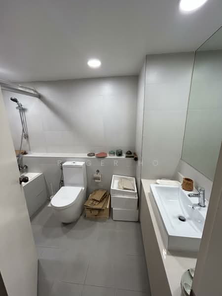 Nassim Mansion, 40 Nassim Hill, 4 Bedrooms, 3,500 sqft, Apartment For Sale, by Roger Ho, 500108764 - Bathroom - PropertyGuru.com.sg
