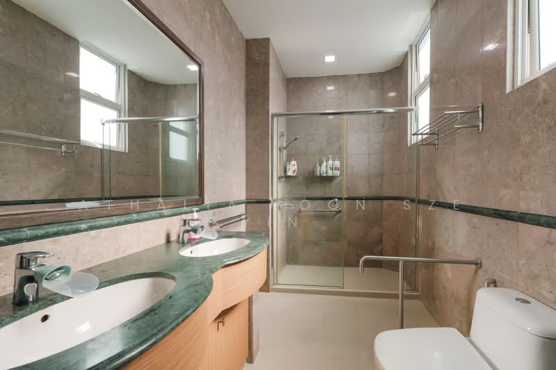 Burgundy Hill, Burgundy Rise, 5 Bedrooms, 3,165 sqft, Semi-Detached House For Sale, by Athalia Soon Sze Yin, 500108776 - Bathroom - PropertyGuru.com.sg