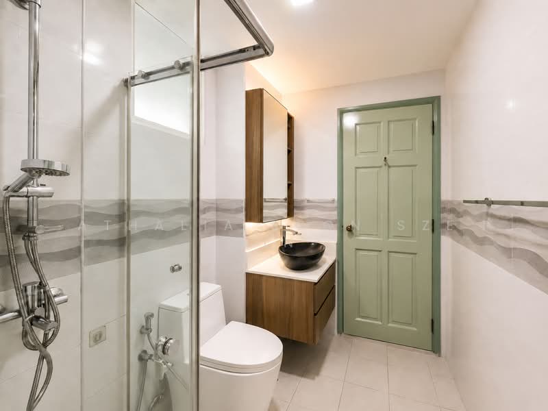 Burgundy Hill, Burgundy Rise, 5 Bedrooms, 3,165 sqft, Semi-Detached House For Sale, by Athalia Soon Sze Yin, 500108776 - Bathroom - PropertyGuru.com.sg