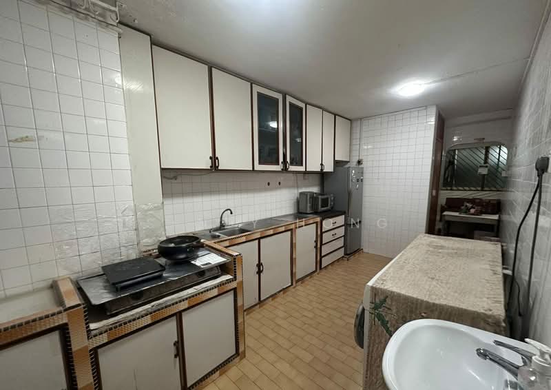 511 Bukit Batok Street 52, 511 Bukit Batok Street 52, 3 Bedrooms, 904 sqft, HDB Flat For Sale, by Sandy Hong, 500108781 - Kitchen - PropertyGuru.com.sg