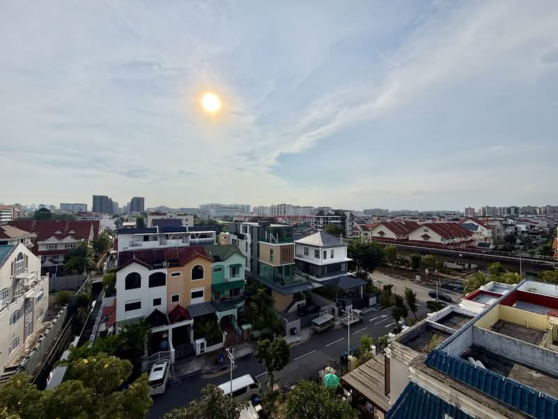 Mill Creek, 10 Lorong Marzuki, 2 Bedrooms, 1,087 sqft, Condominium For Rent, by Kyean Lim, 500108798 - PropertyGuru.com.sg