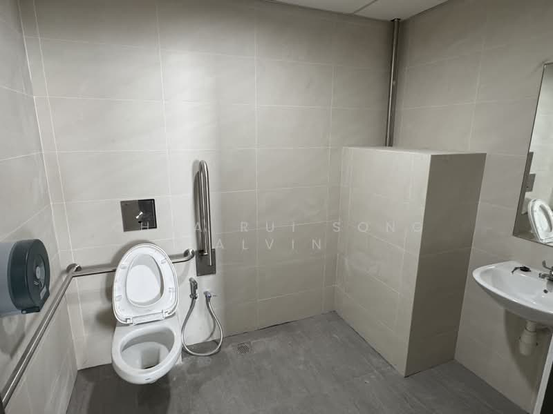 Ascent @ Gambas, 6 Gambas Way, Sembawang / Yishun, 1,744 sqft, Factory / Workshop (B2) For Rent, by Chua Rui Song Alvin, 500108816 - Bathroom - CommercialGuru.com.sg